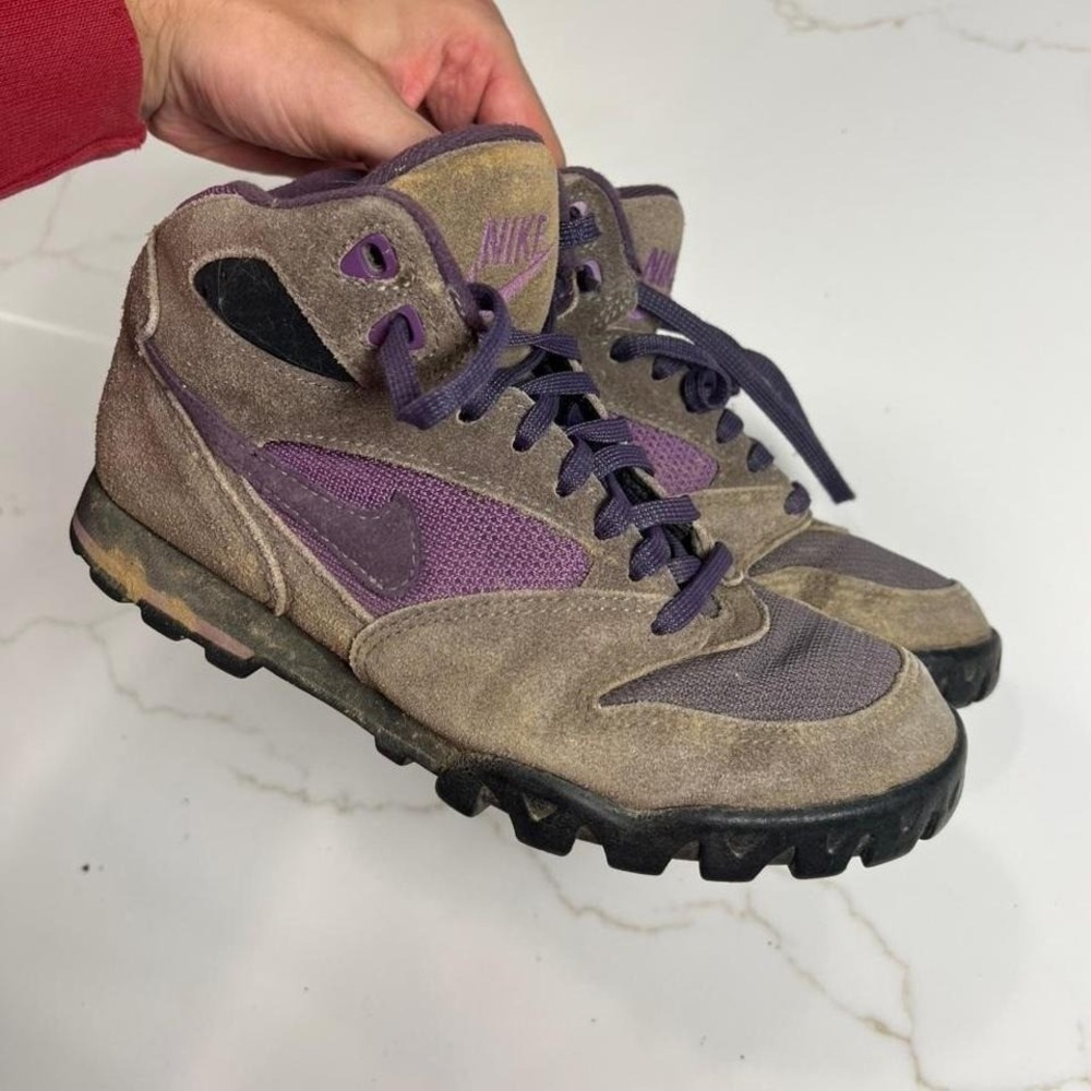 Nike ACG Hiking Boots Womens 6.5 Vintage 1999 Tan Purple 990608-IB